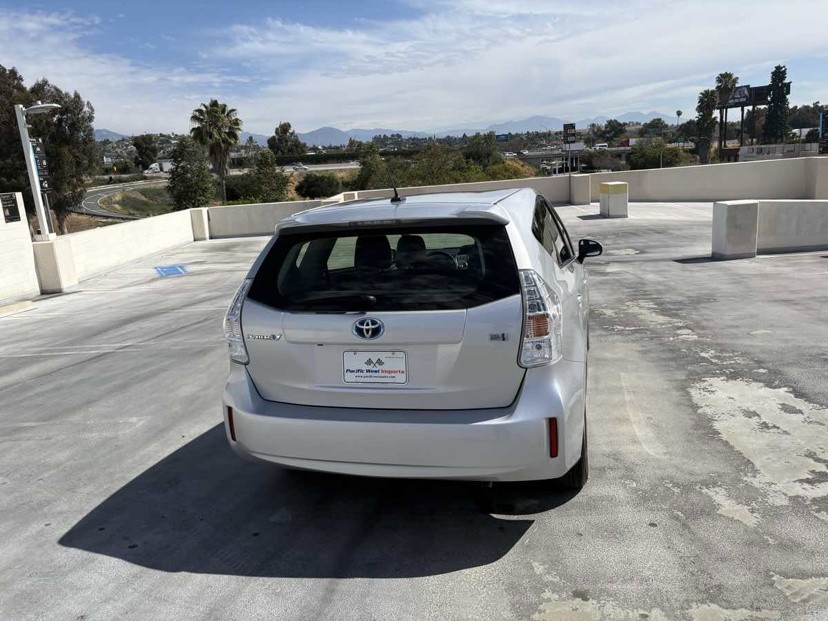 Used 2013 Toyota Prius V Three image 31