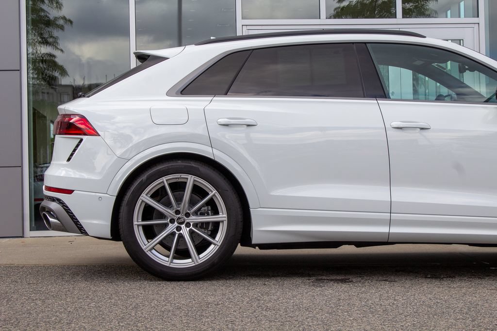 Used 2026 Audi RS Q8 performance AWD/4WD image 6