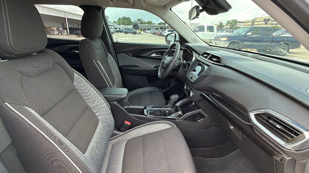Used 2022 Chevrolet TrailBlazer LT image 30