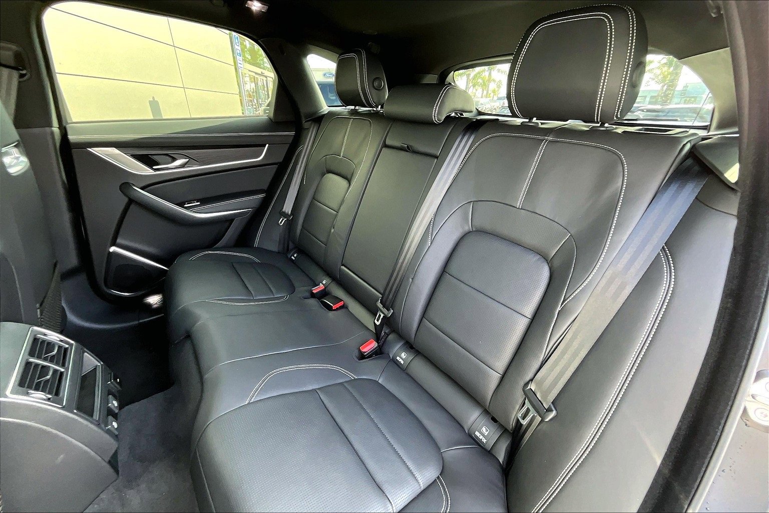 New 2025 Jaguar F-PACE R-Dynamic S image 10