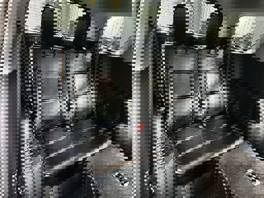 Used 2022 Ford Explorer XLT w/ Equipment Group 202A image 21