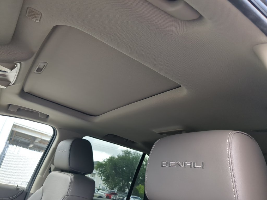 Used 2017 GMC Yukon Denali w/ Enhanced Security Package AWD/4WD image 22