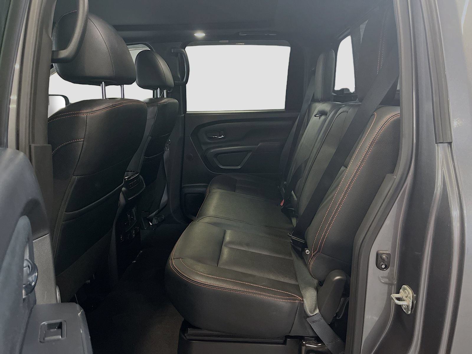 Used 2022 Nissan Titan PRO-4X w/ Pro-4x Convenience Package AWD/4WD image 26