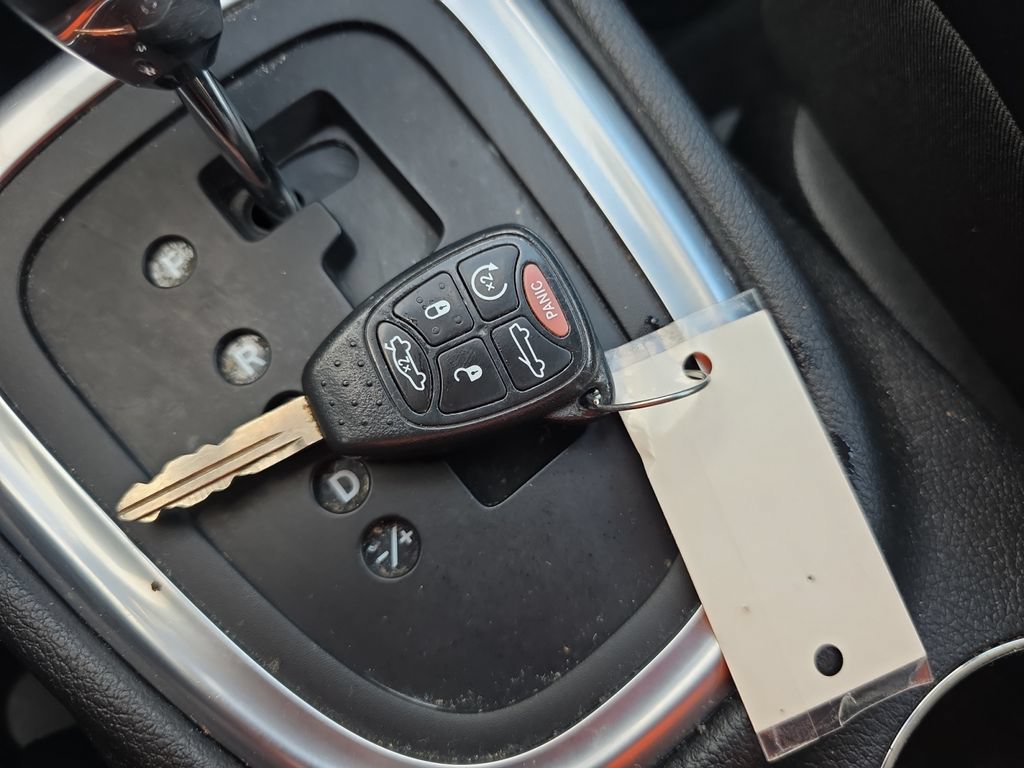 Used 2012 Chrysler 200 Limited FWD image 28