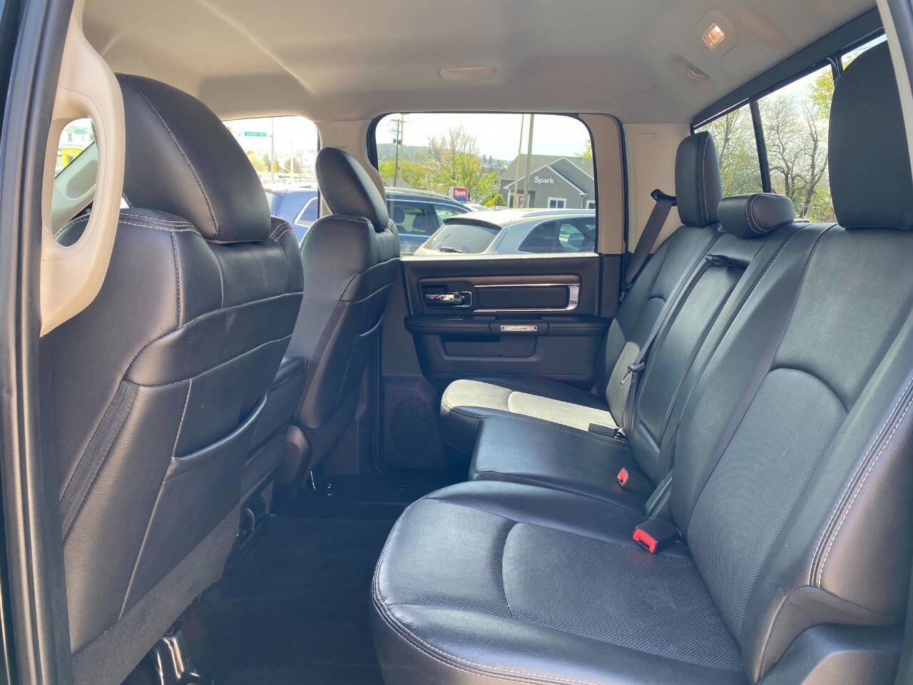 Used 2016 RAM 1500 Laramie AWD/4WD image 21