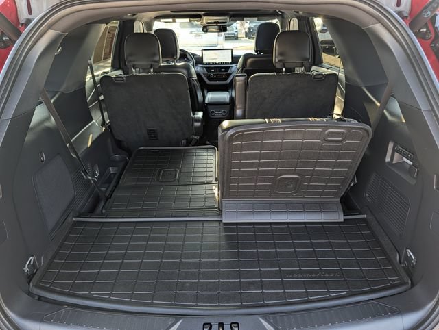 Used 2025 Ford Explorer ST AWD/4WD image 32