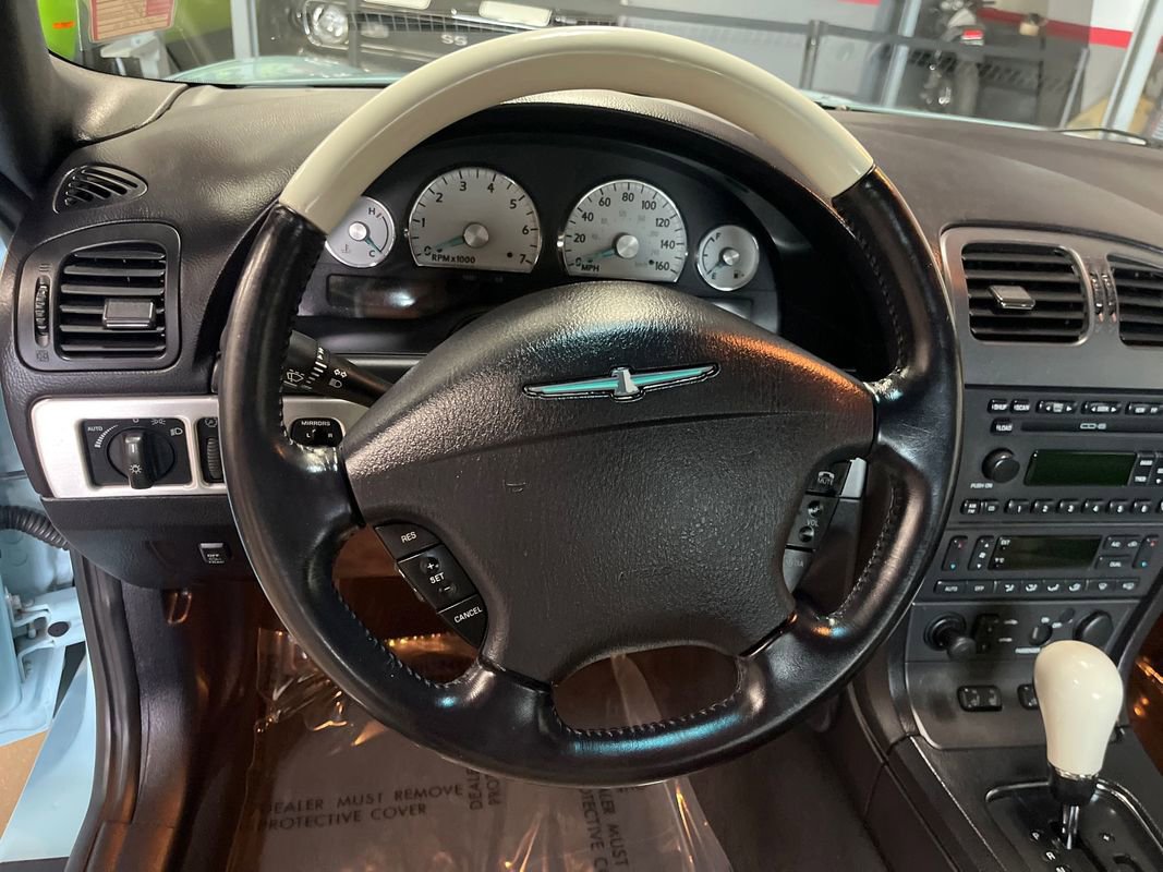 Used 2003 Ford Thunderbird image 84