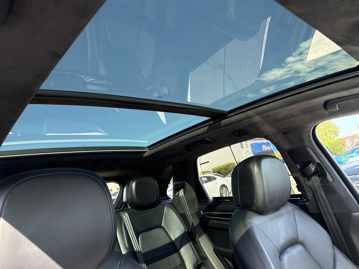 Used 2021 Porsche Cayenne GTS AWD/4WD image 25