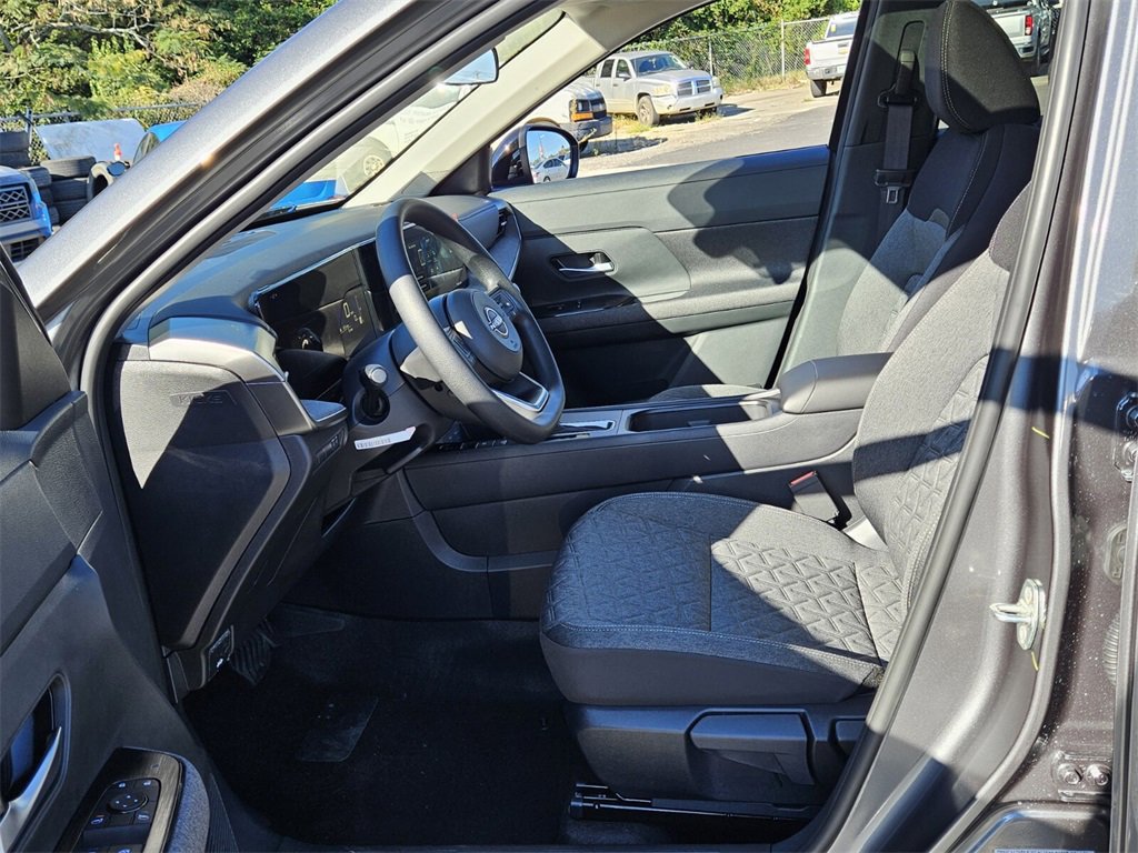 New 2026 Nissan Kicks SV w/ SV Premium Package image 3