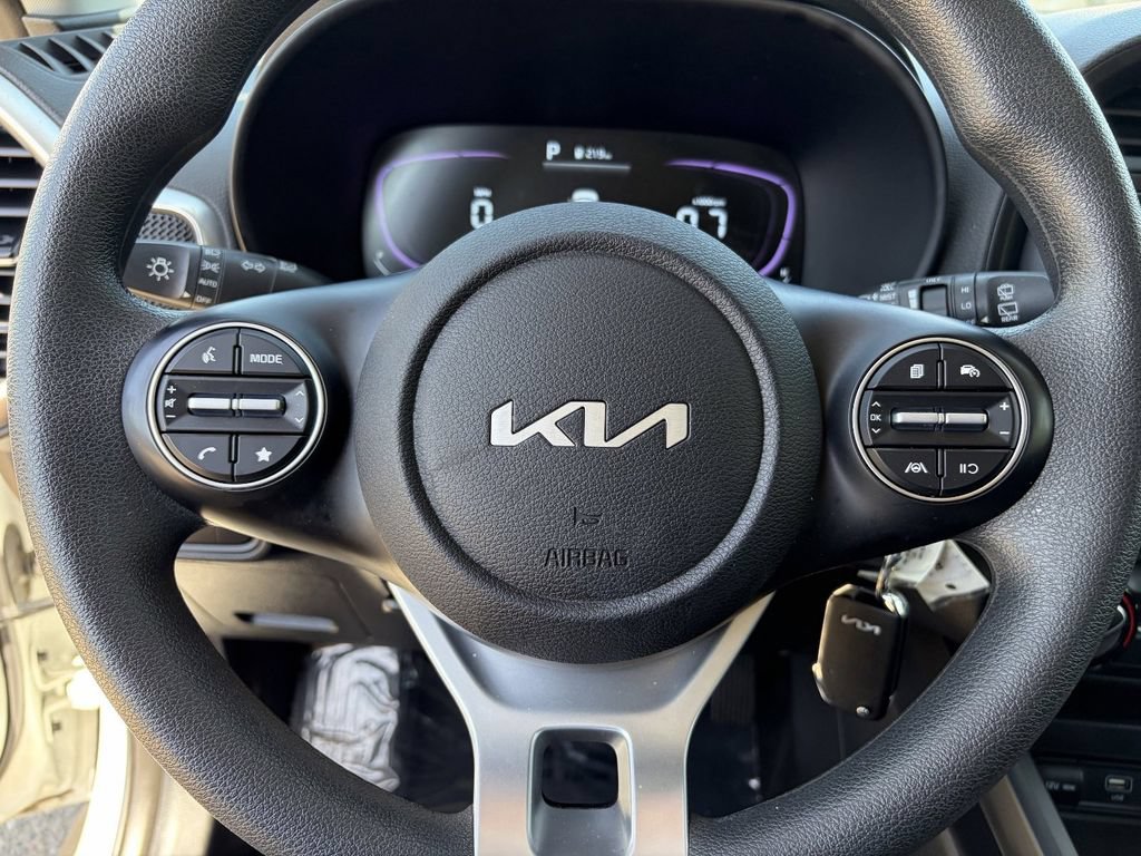 Used 2025 Kia Soul LX FWD image 34