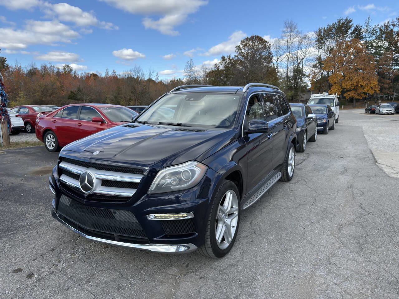 Used 2014 Mercedes-Benz GL 550 4MATIC w/ Driver Assistance Package image 2