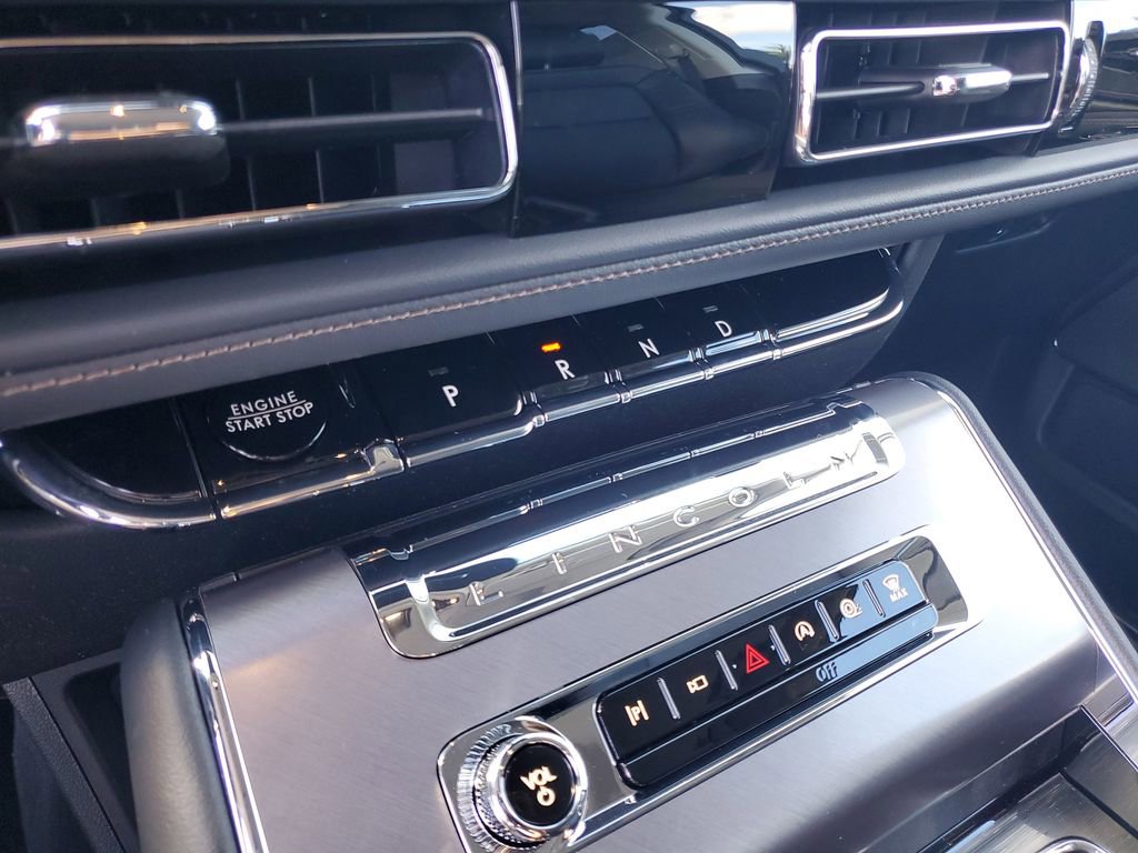 New 2025 Lincoln Aviator 2WD w/ Jet Appearance Package image 30