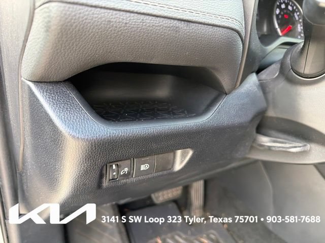 Used 2019 Toyota RAV4 LE FWD image 14