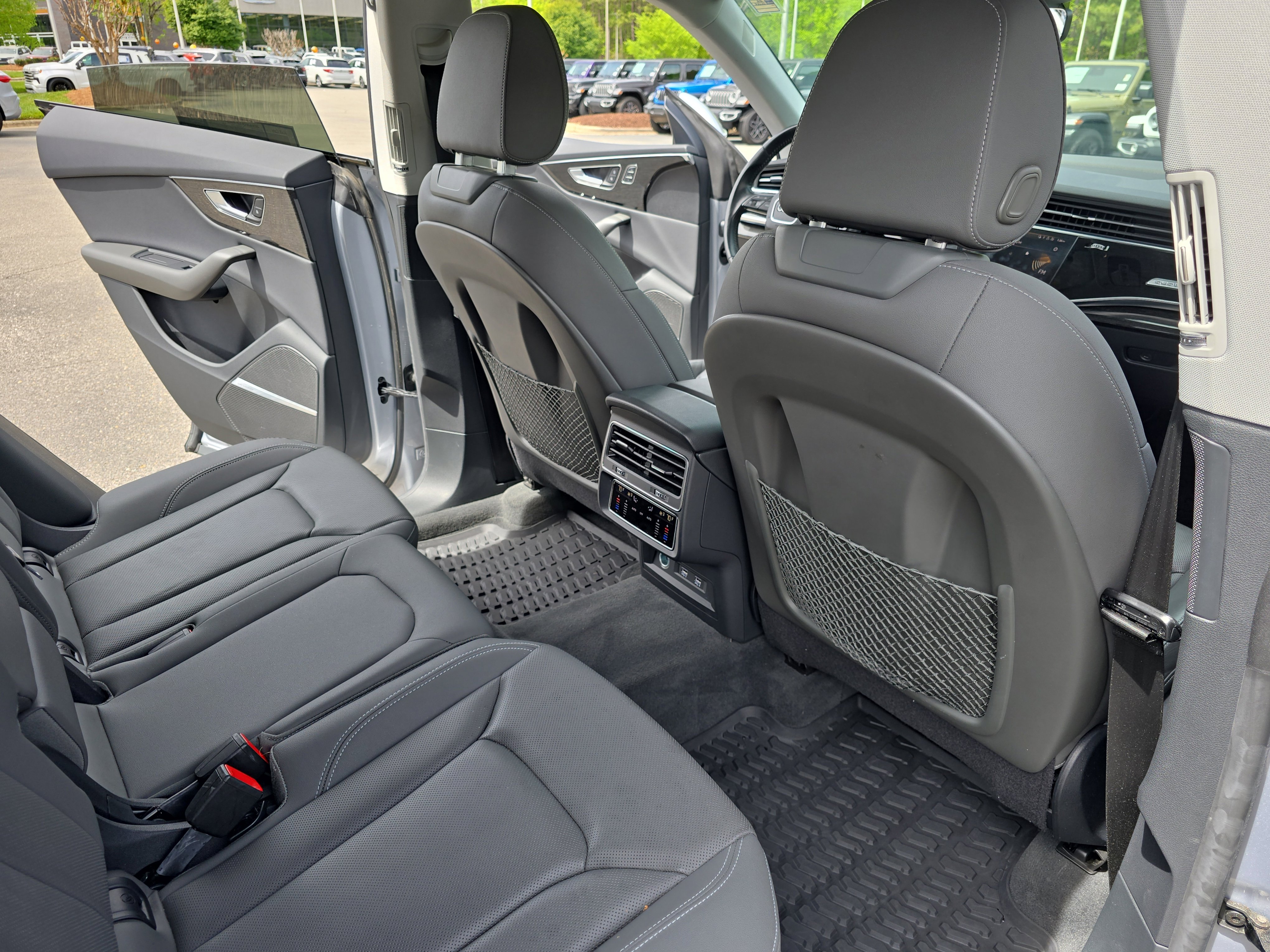 Used 2019 Audi Q8 Premium Plus image 11