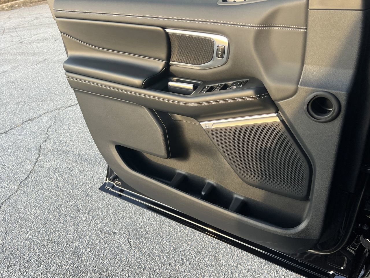 New 2025 Ford Expedition Max Platinum w/ Stealth Performance Package image 16