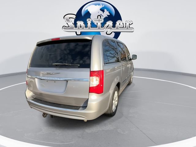 Used 2016 Chrysler Town & Country Touring image 8