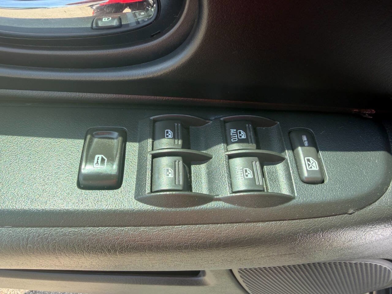 Used 2009 GMC Envoy SLE AWD/4WD image 15