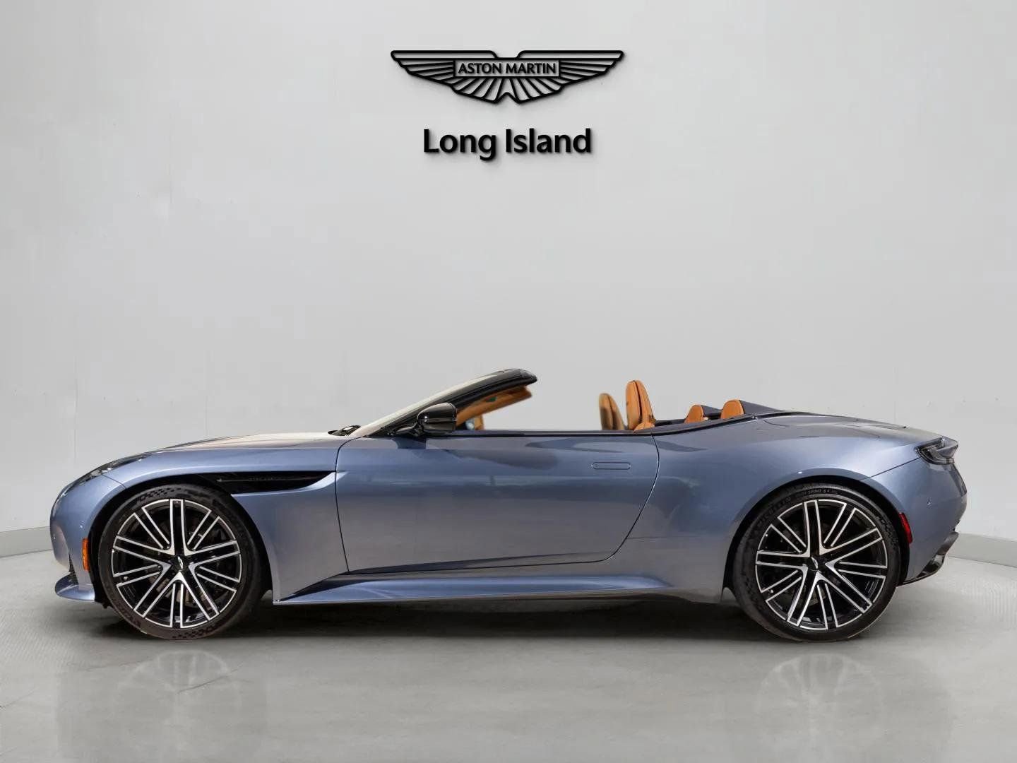 Used 2024 Aston Martin DB12 Convertible image 7