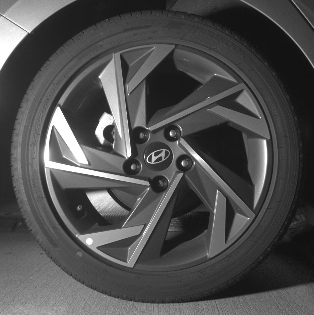 Used 2025 Hyundai Elantra Limited image 15