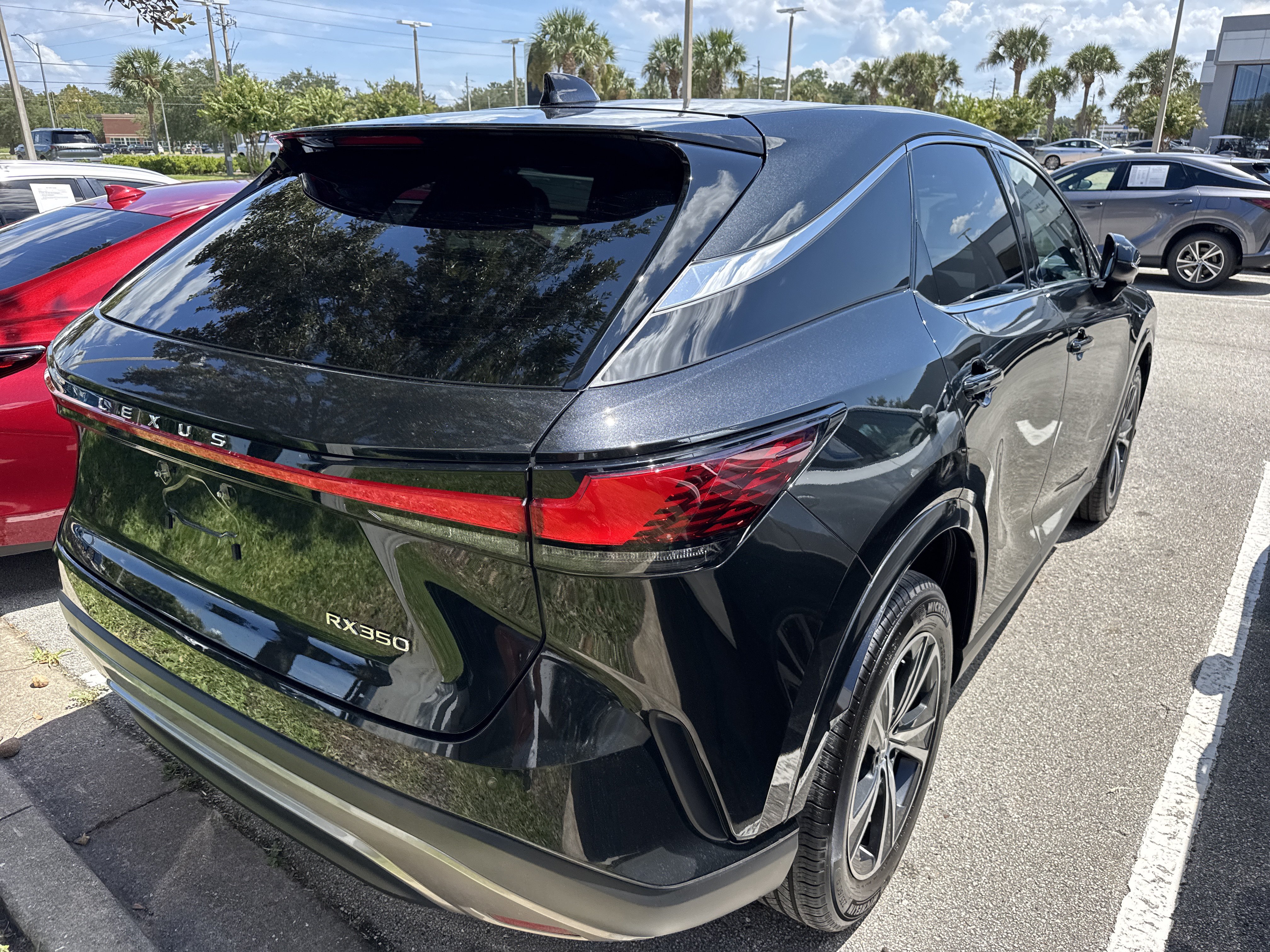 Used 2024 Lexus RX 350 FWD w/ Technology Package image 2