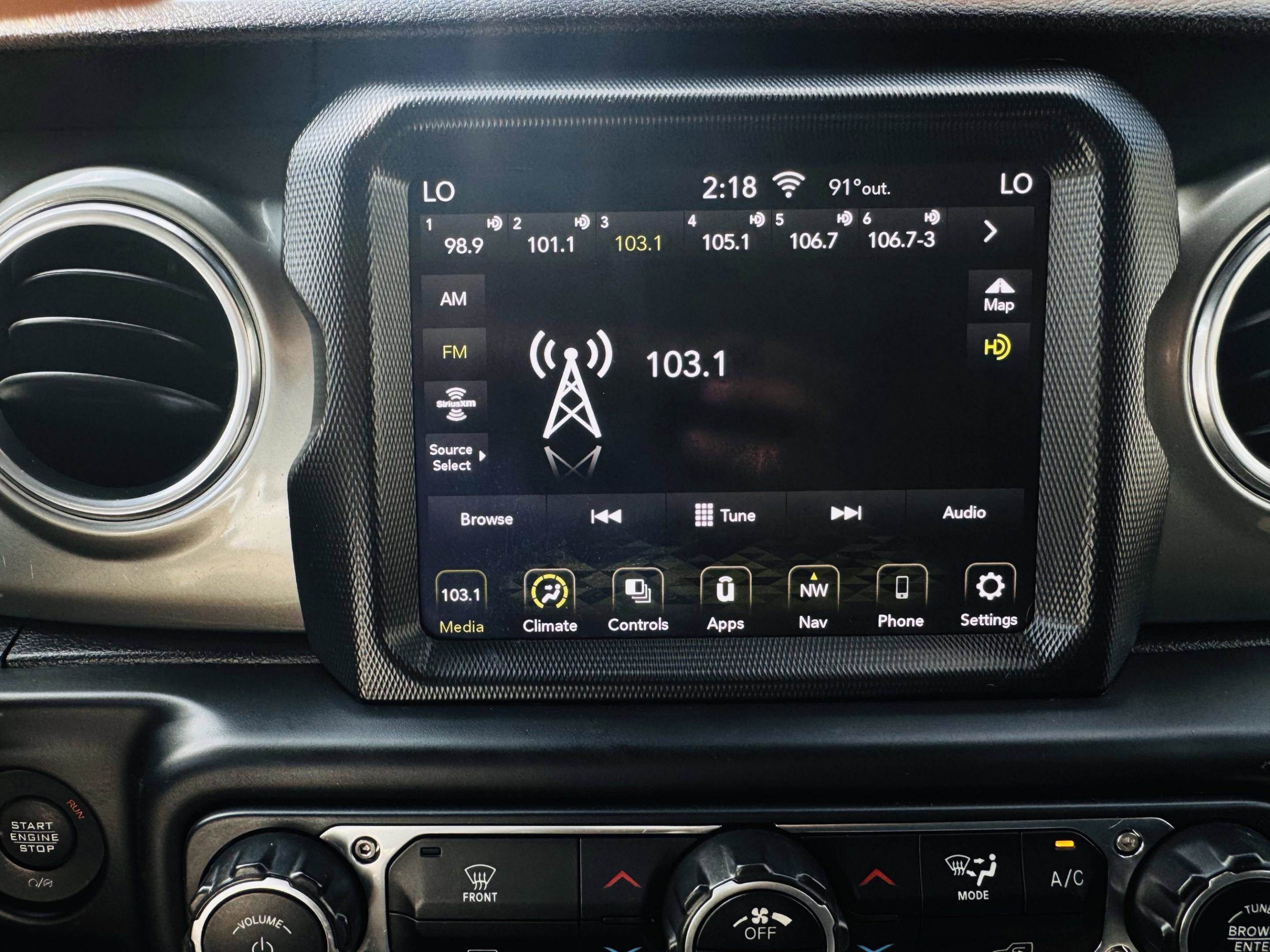 Used 2020 Jeep Gladiator Overland w/ Dual Top Group image 17