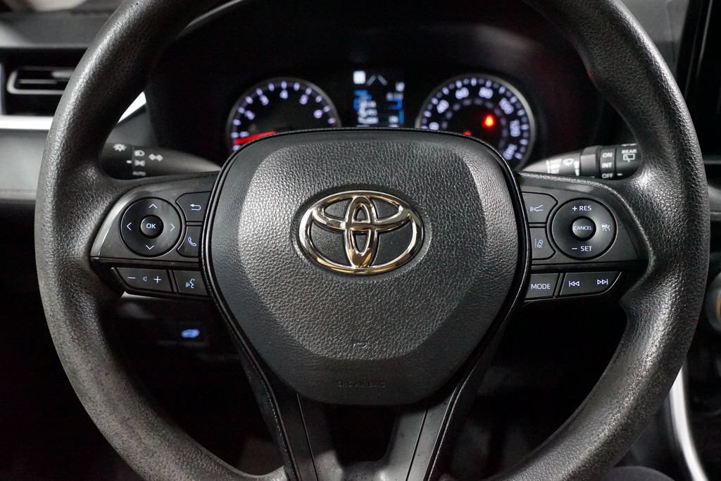 Used 2022 Toyota RAV4 XLE w/ Convenience Package FWD image 12