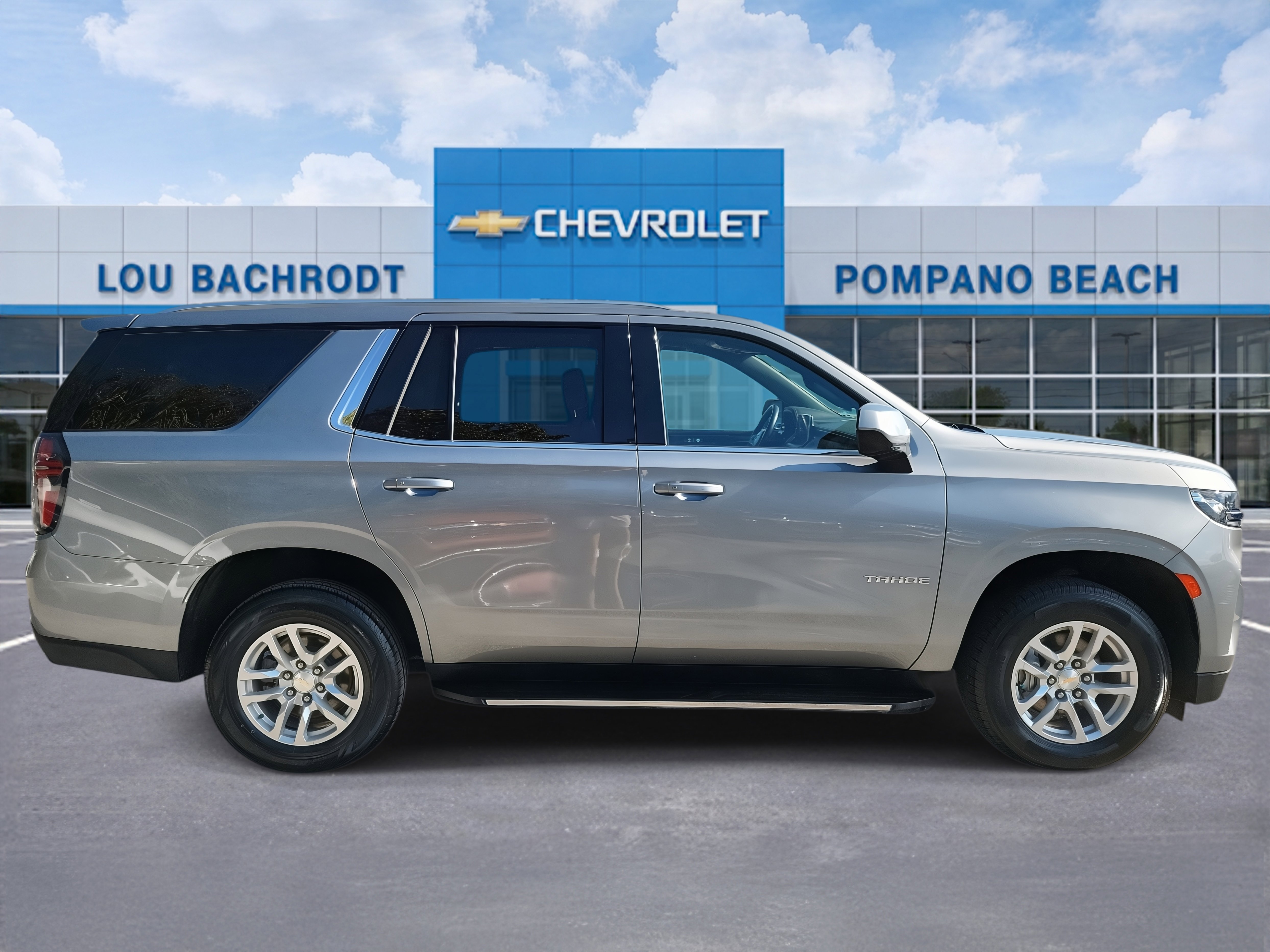 Used 2023 Chevrolet Tahoe LT image 2