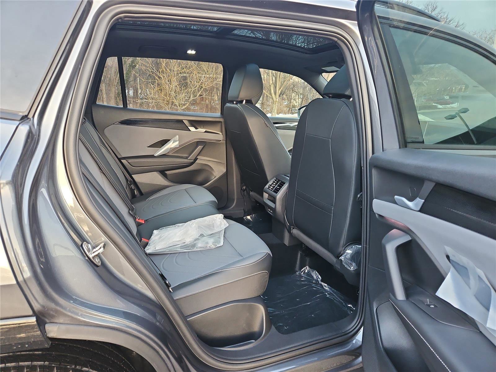 New 2026 Volkswagen Tiguan SE R-Line image 31