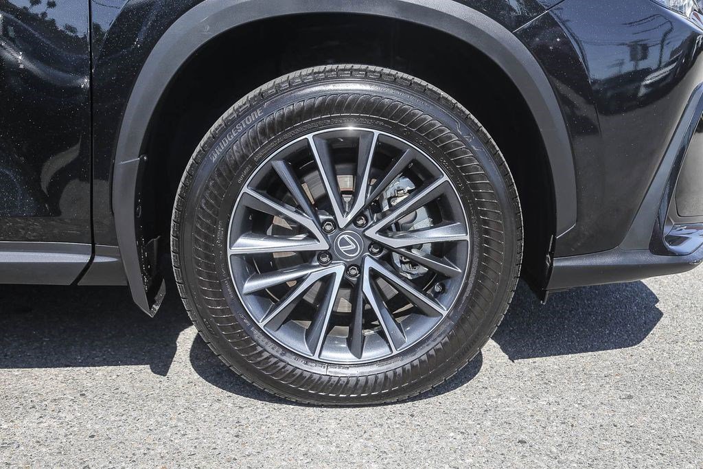 Used 2024 Lexus NX 250 FWD image 11