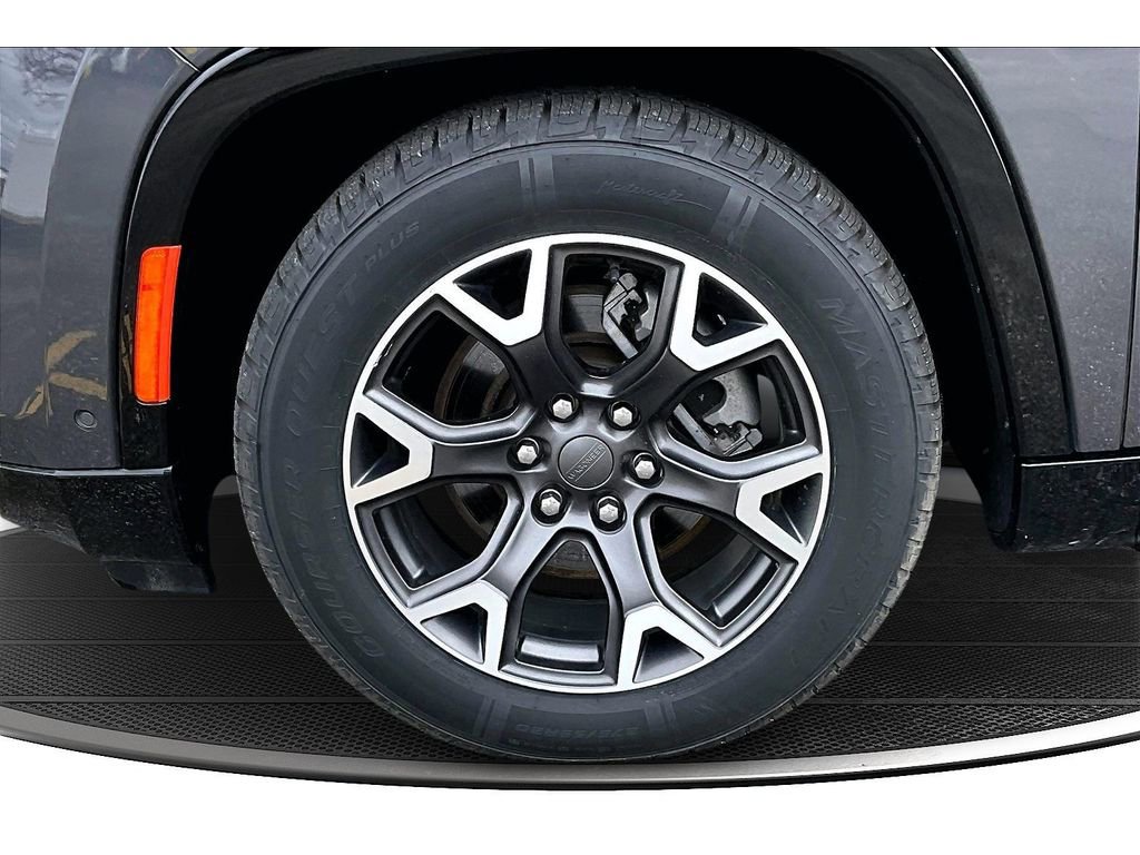Certified 2024 Jeep Wagoneer L Series III w/ Flexible Seating Group AWD/4WD image 12