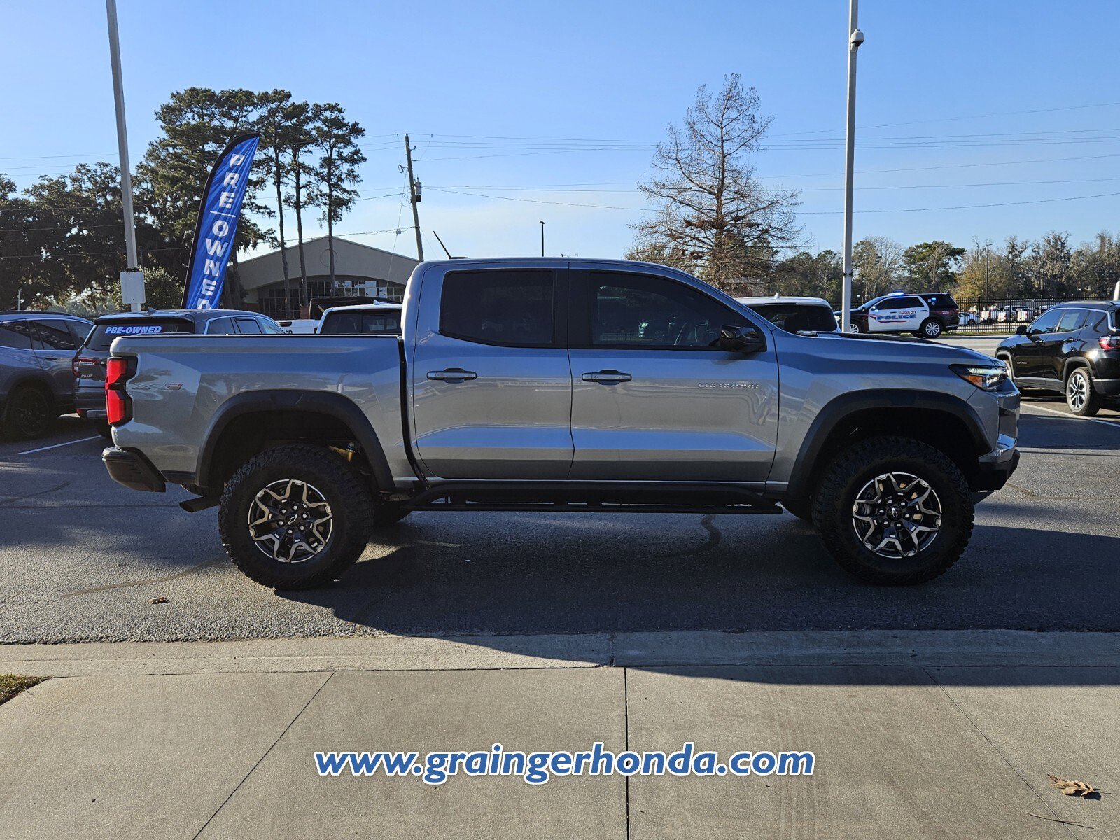 Used 2025 Chevrolet Colorado ZR2 w/ Technology Package image 6