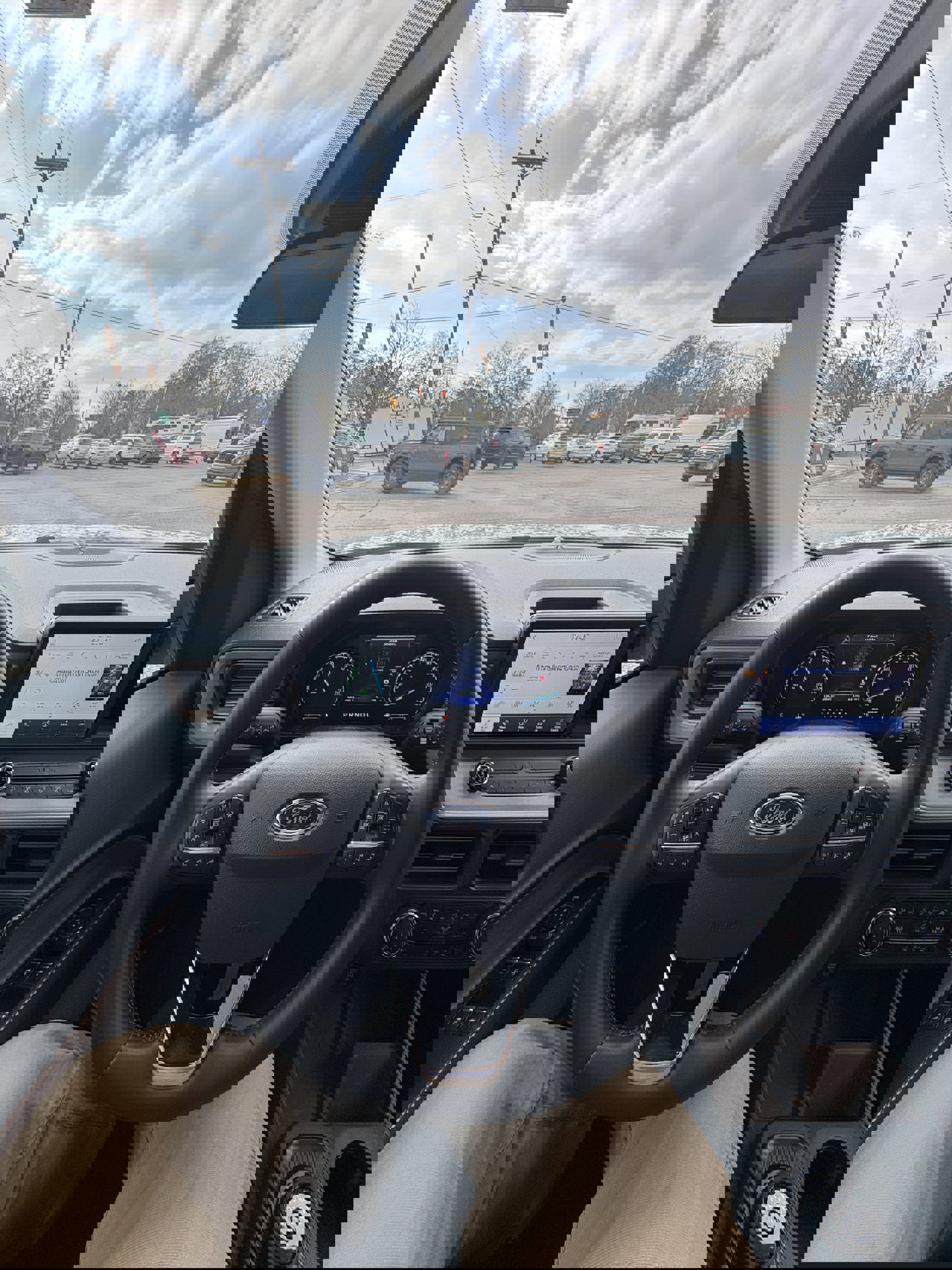 Used 2024 Ford Maverick Lariat image 7