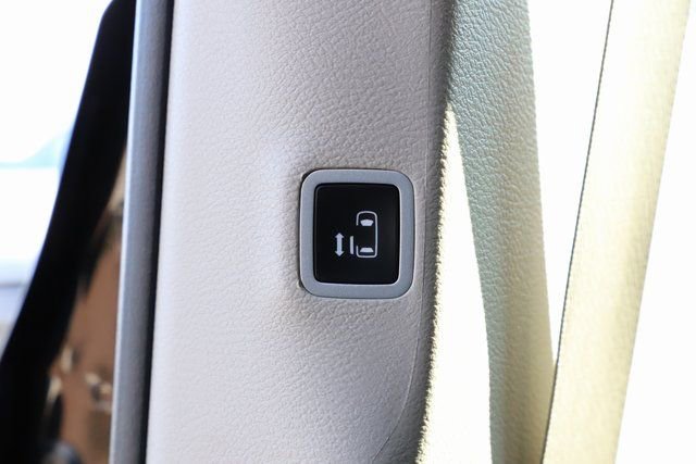 Used 2024 Chrysler Pacifica Limited image 23