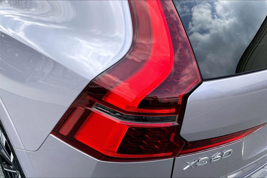 Certified 2026 Volvo XC60 B5 Plus w/ Protection Package Premier AWD/4WD image 22