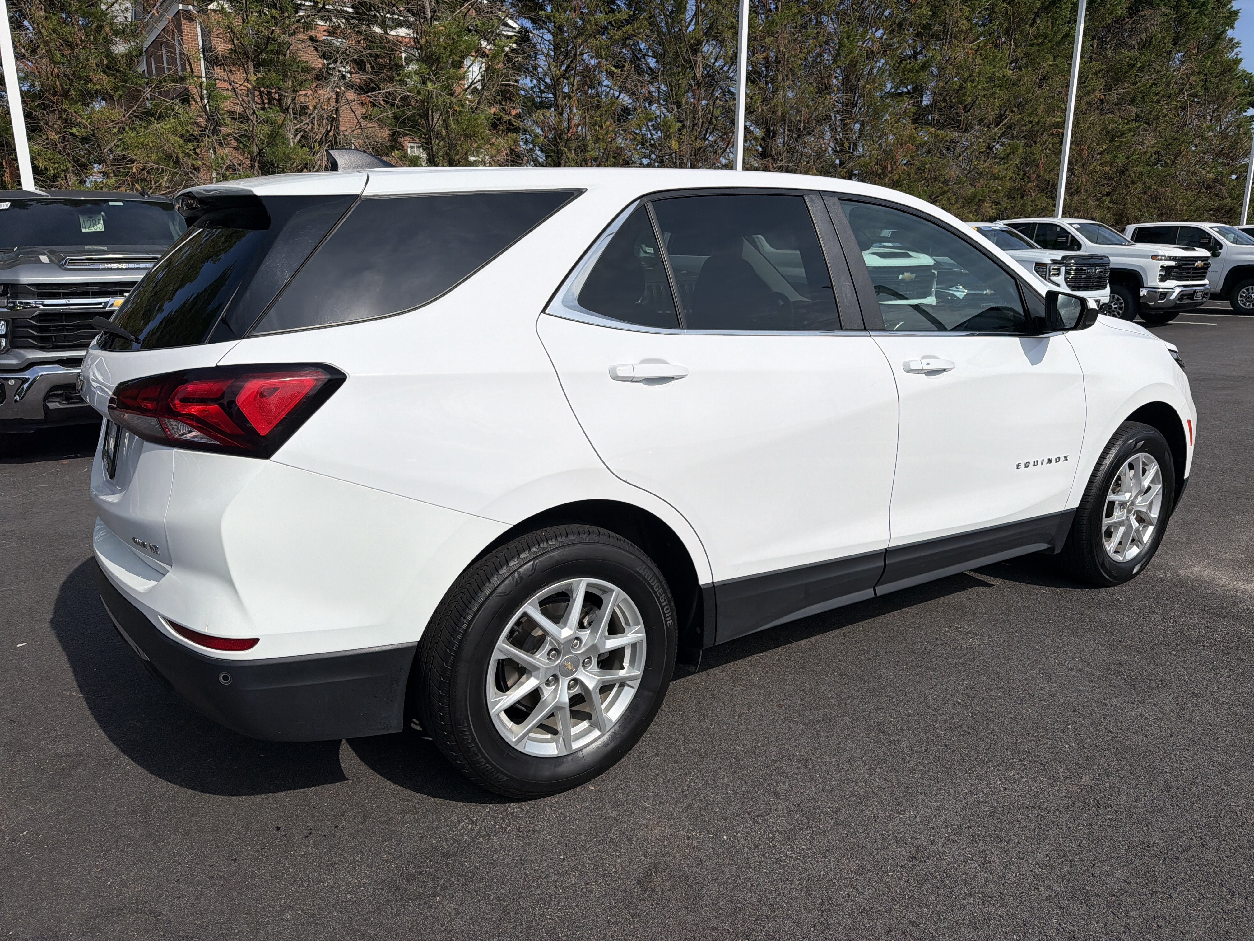 Used 2024 Chevrolet Equinox LT AWD/4WD image 10
