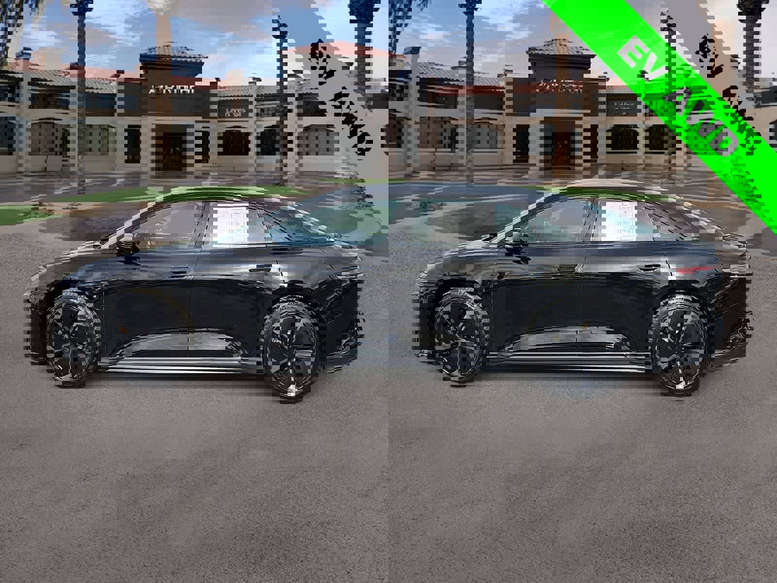 Used 2024 Lucid Air Touring image 5