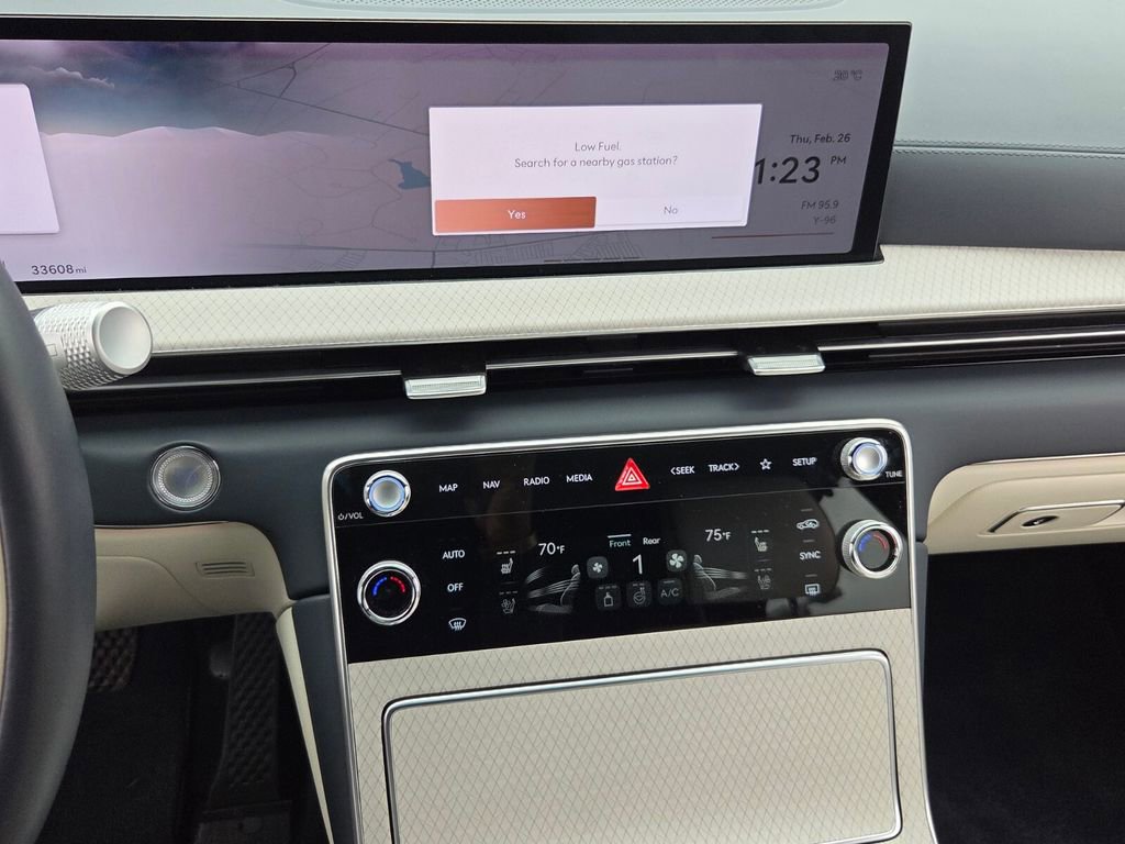 Used 2025 Genesis GV80 3.5T Prestige image 17