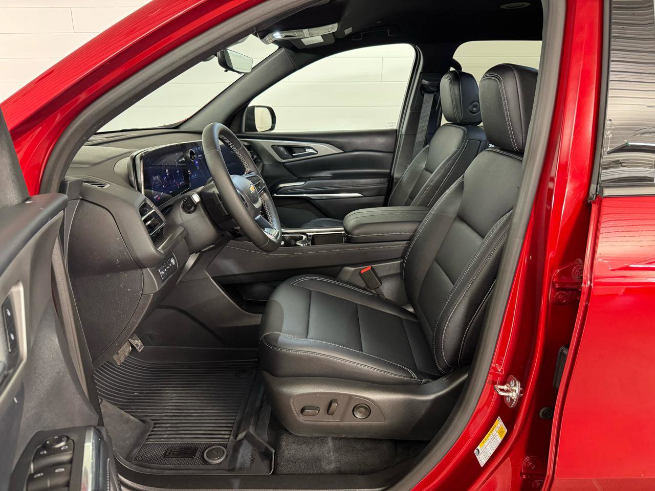 Used 2026 Chevrolet Traverse LT w/ Driver Confidence Package image 12