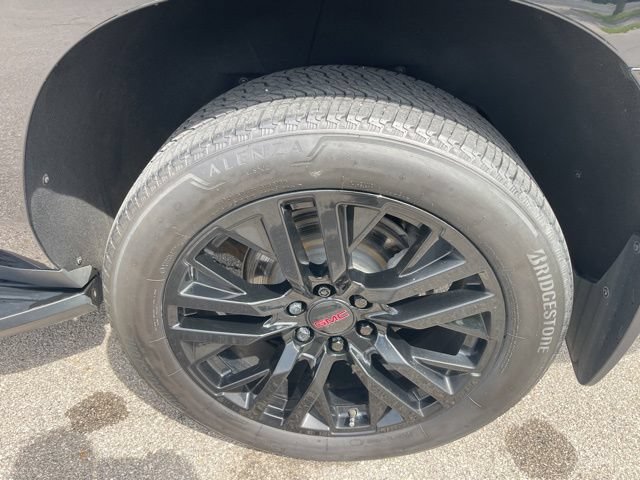 Used 2023 GMC Yukon XL SLT w/ SLT Luxury Package AWD/4WD image 33