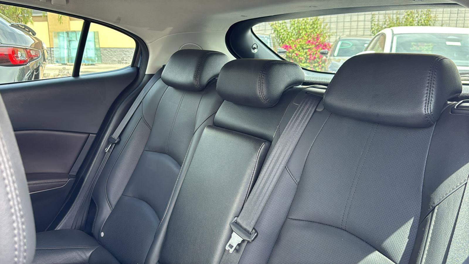 Used 2018 MAZDA MAZDA3 Grand Touring FWD image 25