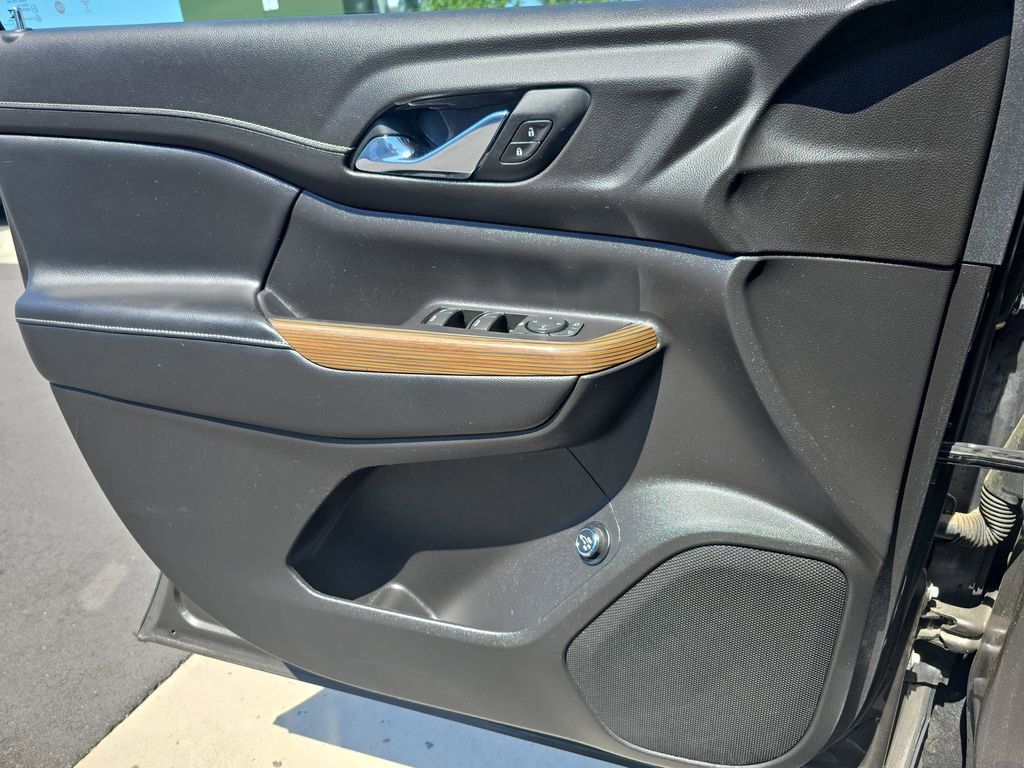 Used 2020 GMC Acadia SLE w/ Driver Convenience Package FWD image 11