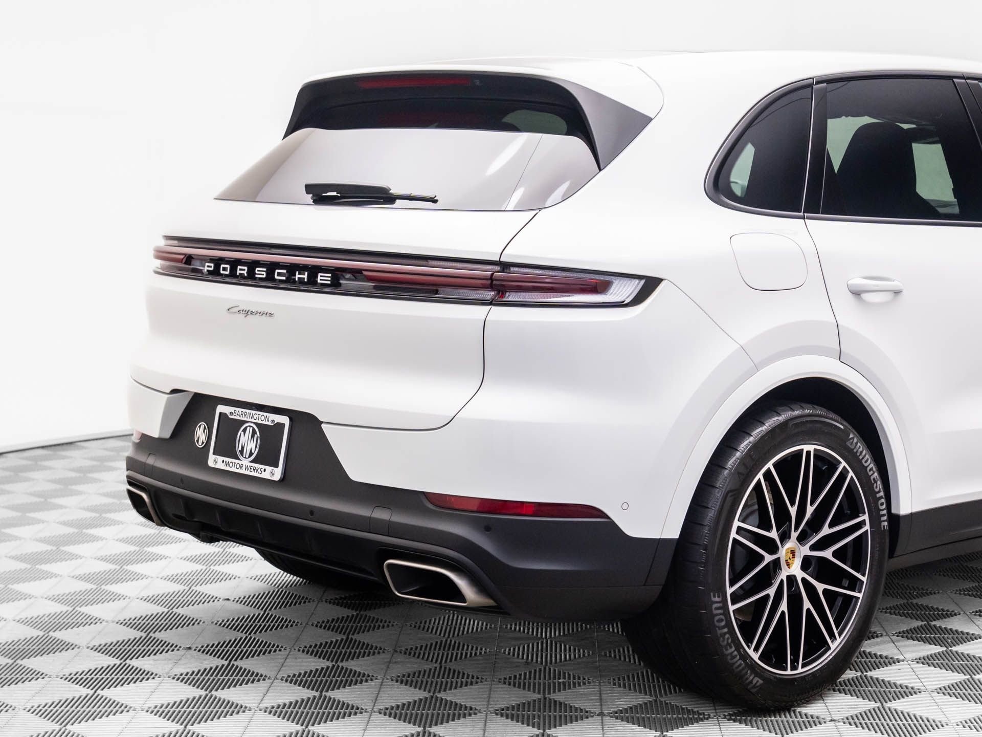 Certified 2024 Porsche Cayenne image 10