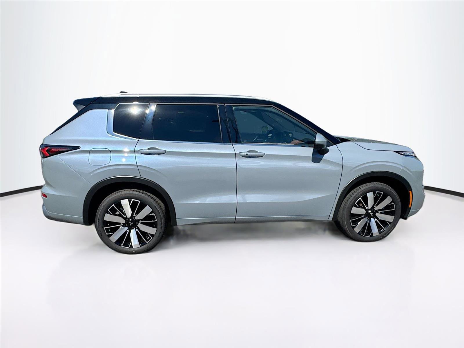 New 2025 Mitsubishi Outlander SEL image 8