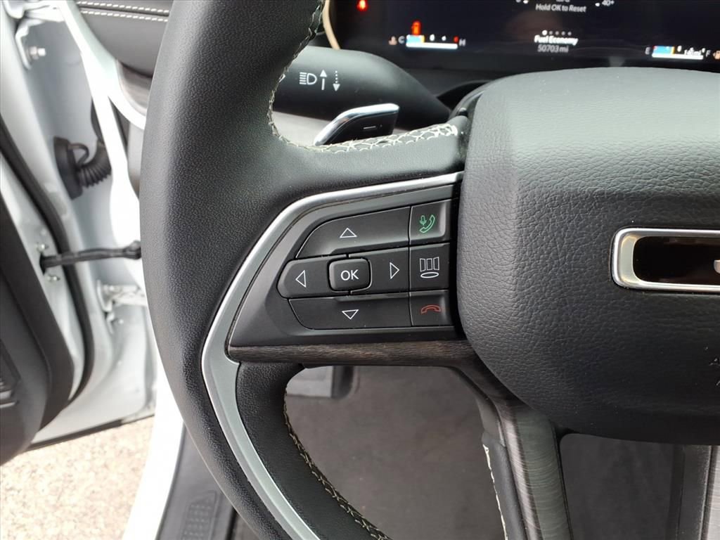 Used 2024 Jeep Grand Cherokee L Limited w/ Luxury Tech Group II image 23