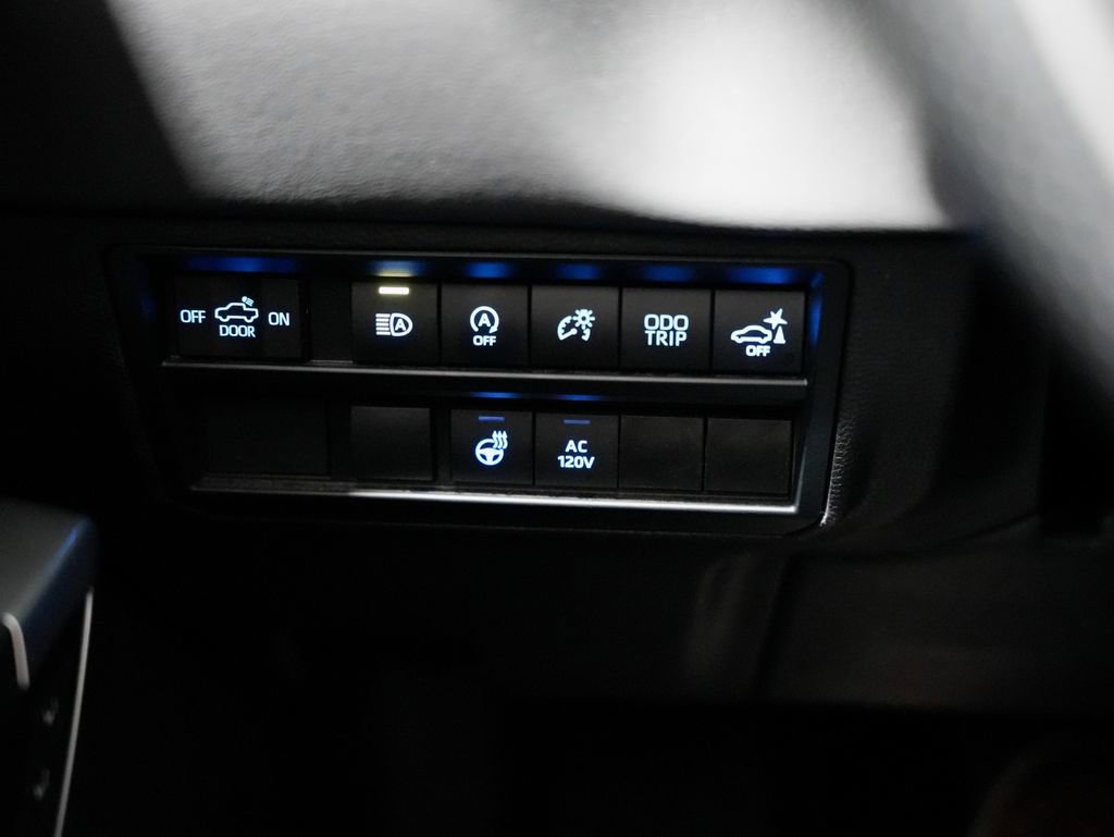 Used 2024 Toyota Tundra Platinum AWD/4WD image 19