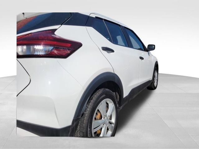 Used 2022 Nissan Kicks S FWD image 14