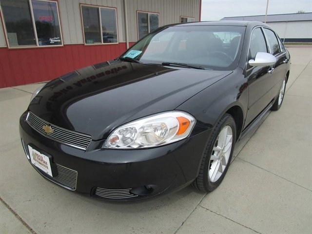 Used 2012 Chevrolet Impala LTZ FWD image 3