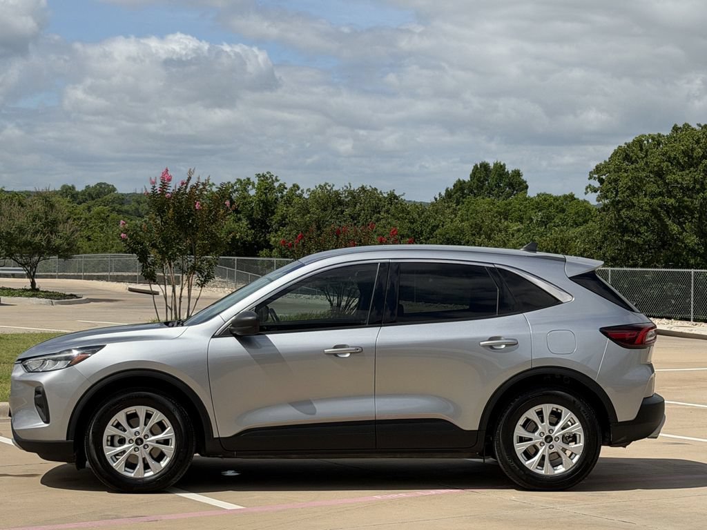 Used 2024 Ford Escape Active FWD image 3