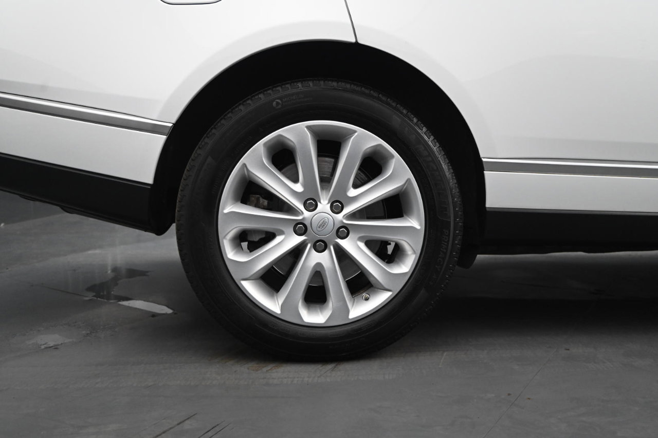 Used 2016 Land Rover Range Rover HSE image 15