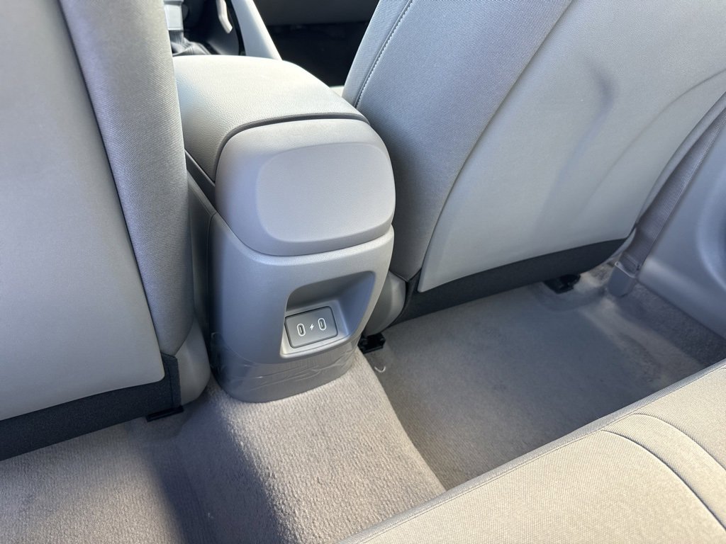 New 2025 Hyundai Elantra SEL image 17